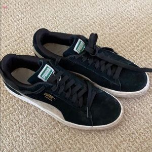 Black Suede Puma sneakers
